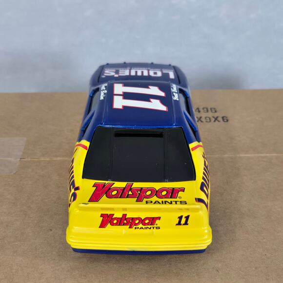 Rare Brett Bodine #11 Lowe's 1995 Thunderbird Diecast Race Car Bank with Key - Picture 3 of 8